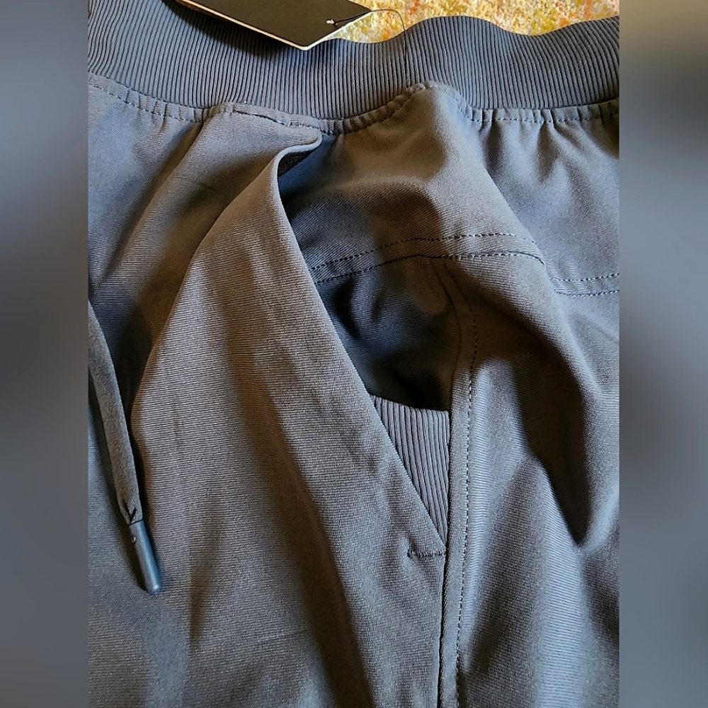 Lululemon ABC Jogger Pant Tall - NWT - Picture 13 of 15